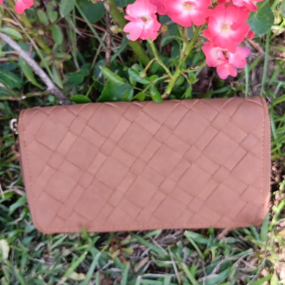 EUC UNIVERSAL THREAD LONG ZIP WALLET LIGHT BROWN - Picture 2 of 12